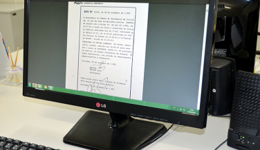 Notícia - Digitalização de documentos garante segurança a Câmara
