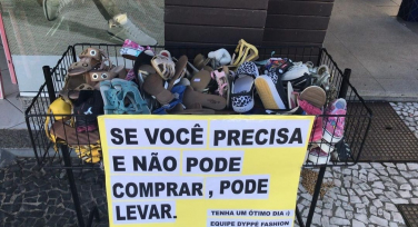 Notícia - No Rio Maina, a solidariedade em um cesto com calçados