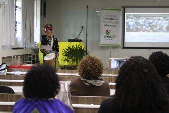 Notícia - Evento resgata história e conquistas da mulher negra