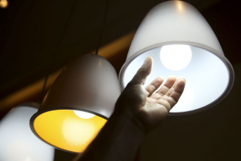 Notícia - Conta de Luz: ONS prevê bandeira tarifária vermelha até o fim do ano