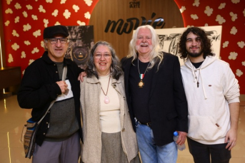 Notícia - Emoção e homenagens marcam o lançamento da cinebiografia “Edi Balod – Linha de Frente”