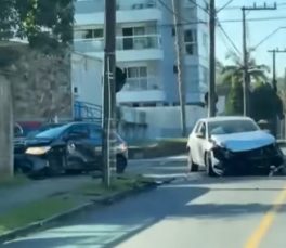 Notícia - [Vídeo] Acidente de grande impacto é registrado no Pio Côrrea 