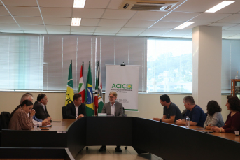 Notícia - Encontro entre Acic e Acate aproxima entidade do ecossistema de inovação do Sul