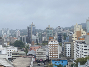 Notícia - [Áudio] Cerração baixa e tempo instável em Criciúma