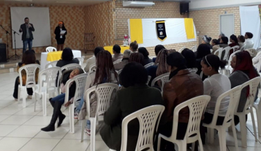 Notícia - Consciência cultural marca noite em homenagem às mulheres negras