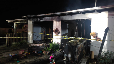 Notícia - Casa pega fogo em São João do Sul