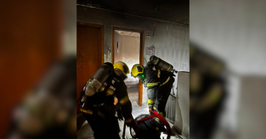 Notícia - Moradora é encaminhada ao hospital após incêndio em apartamento em Criciúma