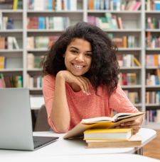 Notícia - Universidade Gratuita transforma bolsas em ações sociais no estado