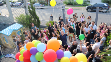 Notícia - Casa Guido celebra 15 anos com famílias, voluntários e autoridades em Criciúma