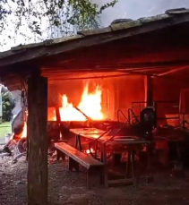 Notícia - Jovem é preso em flagrante por incendiar carro do avô