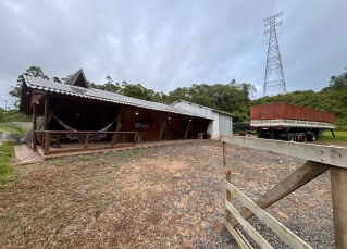 Notícia - Operação que desvendou esquema de R$ 7 milhões em drogas cumpre mandados no Sul de SC