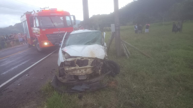 Notícia - Imaruí: motorista fica gravemente ferido em acidente envolvendo três carros
