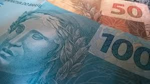 Notícia - Homem é flagrado com dinheiro falso em Orleans