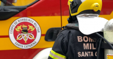 Notícia - Incêndio em estrutura deixa prejuízo de R$ 200 mil no interior de SC