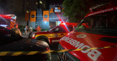 Notícia - Incêndio atinge hamburgueria no Centro de Criciúma e mobiliza bombeiros