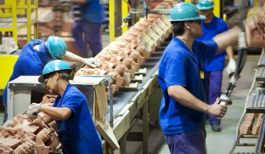 Notícia - Vendas industriais acumulam alta de 13% no semestre em Santa Catarina