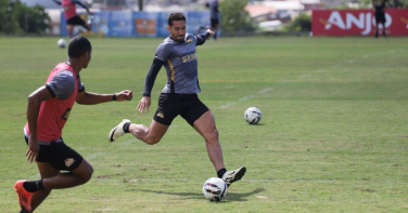 Notícia - Criciúma pode ter novidades para estreia na Série B; veja fotos do treino