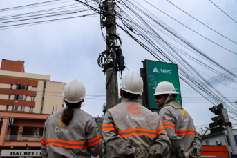Notícia - Operação limpa fios bloqueará trânsito em Criciúma
