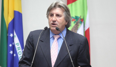 Notícia - Leonel Pavan poderá ficar até 20 dias no hospital