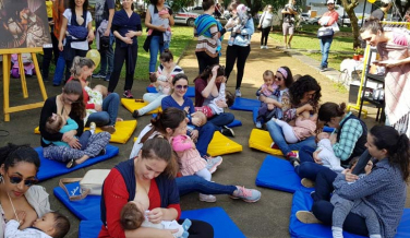 Notícia - 5º Mamaço conscientiza e homenageia mães em Criciúma
