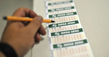 Notícia - Concurso 2998 da Mega-Sena: veja os números sorteados neste sábado (18)