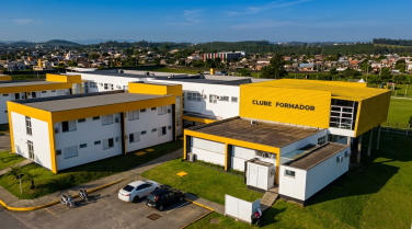 Notícia - Base forte mantém Criciúma entre os melhores do país na formação de jogadores