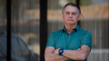 Notícia - Bolsonaro é preso pela PF