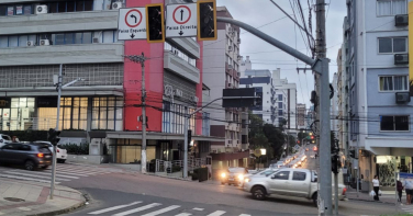 Notícia - Semáforos apresentam falhas após queda de energia em Criciúma