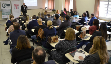 Notícia - Servidores de 41 municípios do sul participam do XVIII Ciclo de Estudos do TCE