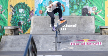 Notícia - Antes das pistas, skatistas do STU National participam de ação ambiental em Criciúma