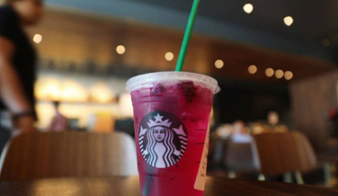 Notícia - Starbucks promete acabar com canudos plásticos