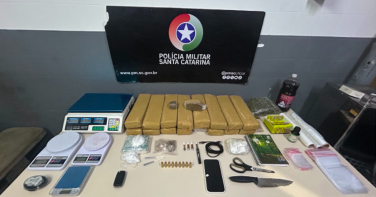 Notícia - Abordagem a motorista revela estufa, cocaína, haxixe e 17 kg de drogas em Criciúma