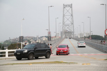 Notícia - Tráfego de veículos na Ponte Hercílio Luz terá horário ampliado