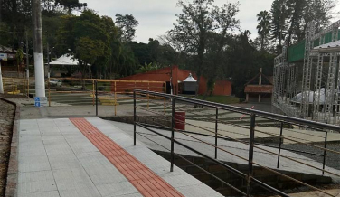 Notícia - Parque Municipal de Urussanga recebe melhorias para a XVIII Festa do Vinho