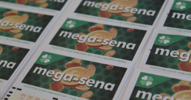 Notícia - Concurso 3004 da Mega-Sena sorteia prêmio de R$ 8 milhões nesta terça-feira (5)