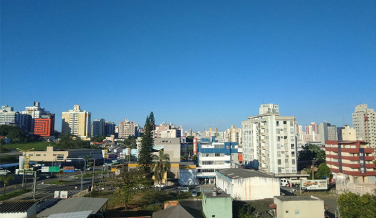 Notícia - Terça-feira ensolarada e quente no Sul