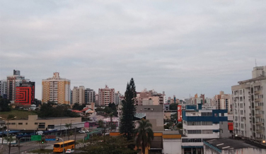 Notícia - Sol deve aparecer entre nuvens nesta terça-feira