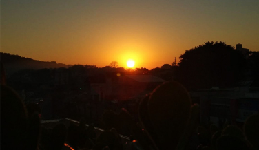 Notícia - Quinta-feira de calor na região