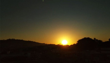 Notícia - Mais um dia de muito calor na região