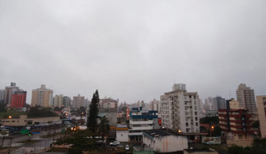 Notícia - Terça-feira com chuva na região