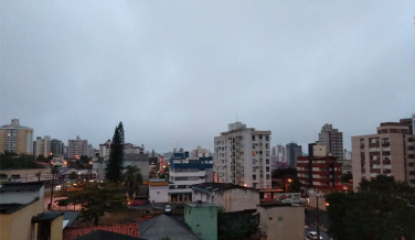 Notícia - Semana começa chuvosa na região