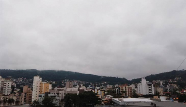 Notícia - Domingo nublado e com chuva