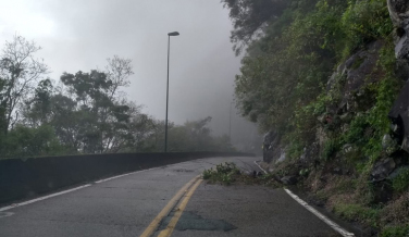 Notícia - Queda de barreira na Serra do Rio do Rastro