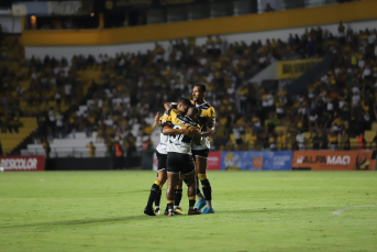 Notícia - “Estamos perdendo para nós mesmos”, declara Rodrigo após a nova derrota do Criciúma 