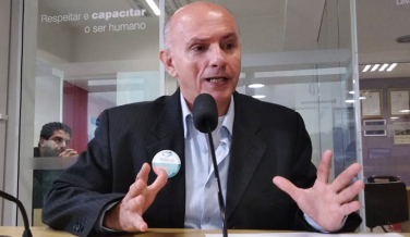 Notícia - Rogério Portanova critica apoio de candidatos a Bolsonaro