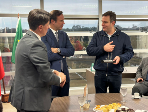 Notícia - Ricardo Guidi recebe homenagem da OAB em Criciúma