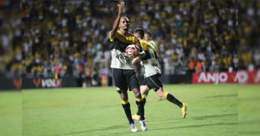 Notícia - 'Não vamos desistir': gol de Waguininho mantém Criciúma vivo no Catarinense
