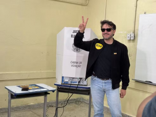 Notícia - Candidato a presidente, Renan Santos vota em São Paulo