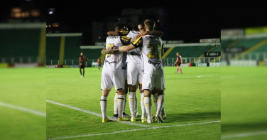 Notícia - Camboriú x Criciúma: Tigre inicia decisão rumo ao título da Taça Acesc