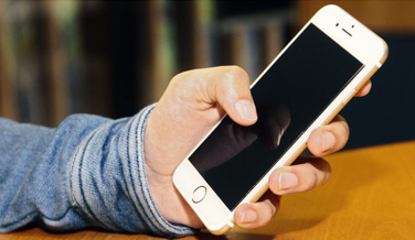 Notícia - Telefonia móvel perde 6,67 milhões de linhas em 12 meses